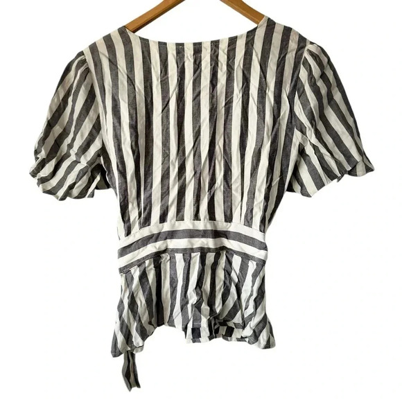 BB DAKOTA Women's Wrappers Delight Stripe Wrap Top - Picture 11 of 15
